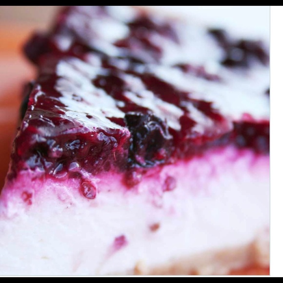 Blueberry Cheesecake Soy Candle - Picture 2 of 3